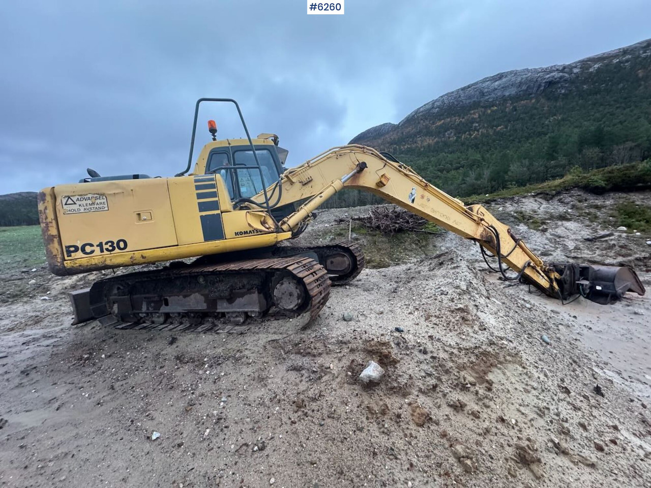 1998 Komatsu PC130-6K with Grading Bucket and Digging Bucket! - Bager: slika 1998 Komatsu PC130-6K with Grading Bucket and Digging Bucket! - Bager 1998 Komatsu PC130-6K with Grading Bucket and Digging Bucket! - Bager: slika 1998 Komatsu PC130-6K with Grading Bucket and Digging Bucket! - Bager