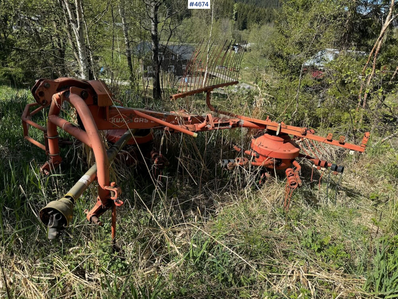 1998 Kuhn GRS 25 - Oprema za prevrtanje sijena: slika 1998 Kuhn GRS 25 - Oprema za prevrtanje sijena 1998 Kuhn GRS 25 - Oprema za prevrtanje sijena: slika 1998 Kuhn GRS 25 - Oprema za prevrtanje sijena