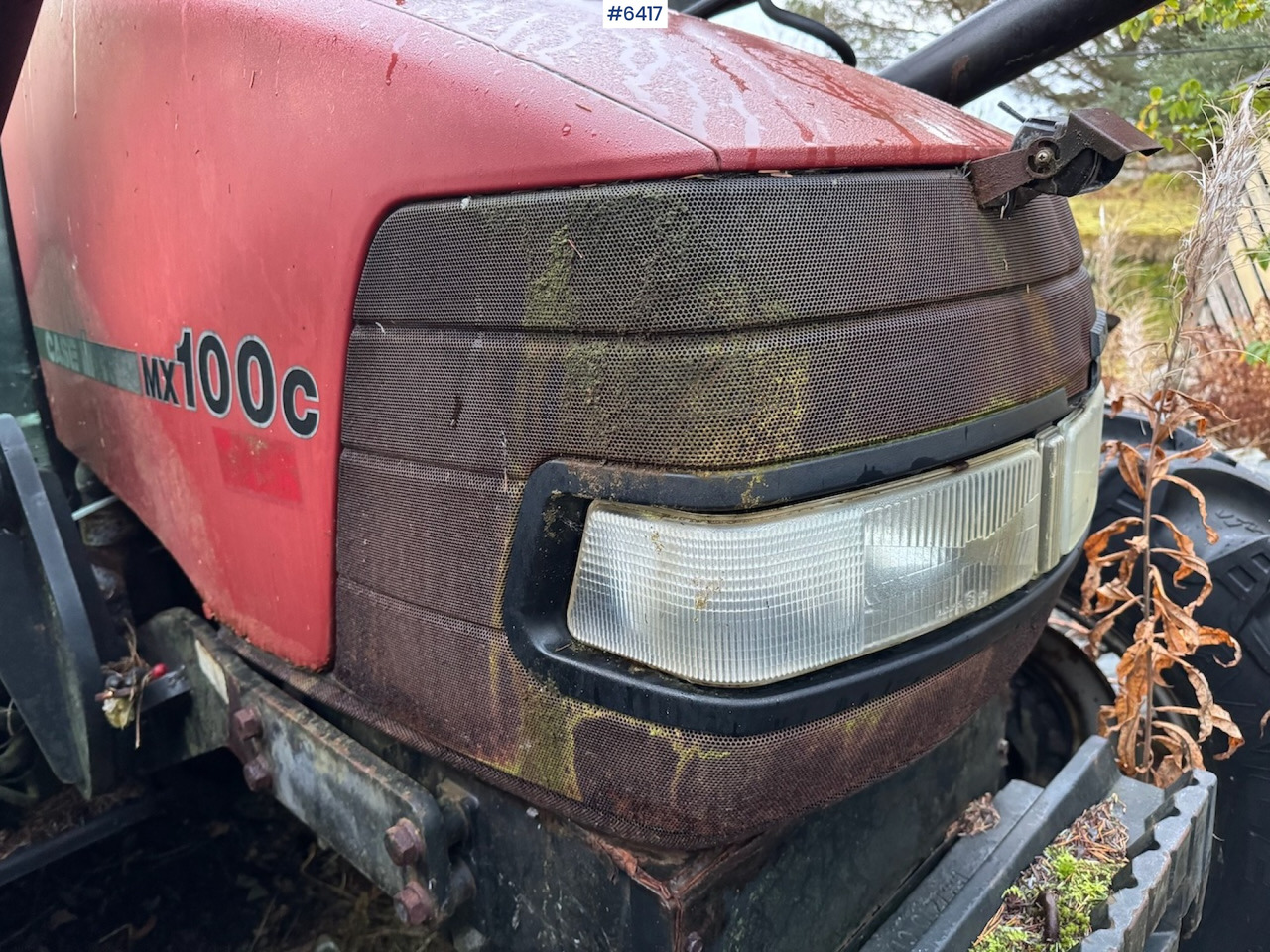 1999 Case IH Maxxum MX 100C w/ front loader, bucket and blade. Repair object. - Traktor: slika 1999 Case IH Maxxum MX 100C w/ front loader, bucket and blade. Repair object. - Traktor 1999 Case IH Maxxum MX 100C w/ front loader, bucket and blade. Repair object. - Traktor: slika 1999 Case IH Maxxum MX 100C w/ front loader, bucket and blade. Repair object. - Traktor