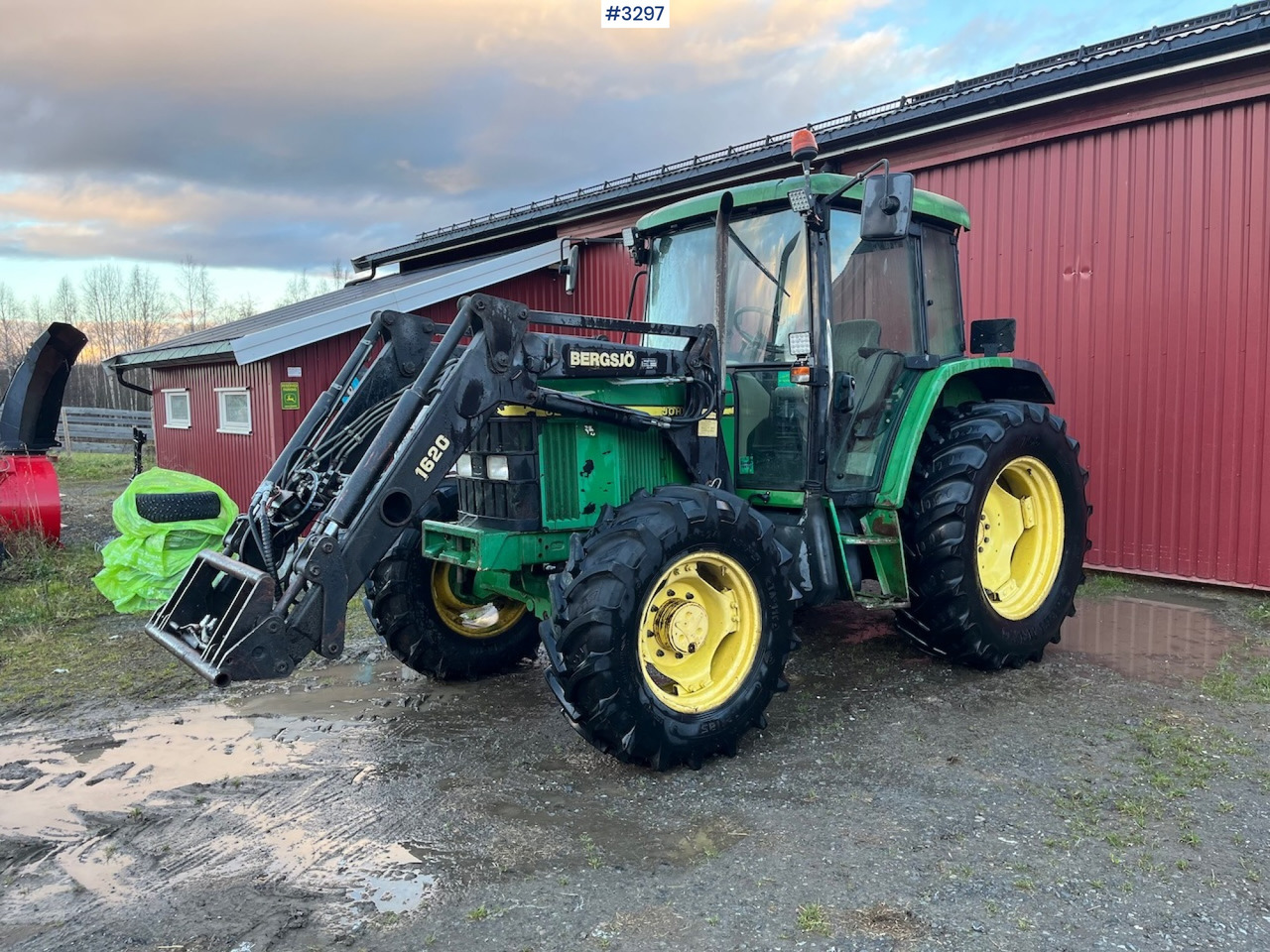 1999 John Deere 6210 SE with Front Loader - Traktor: slika 1999 John Deere 6210 SE with Front Loader - Traktor 1999 John Deere 6210 SE with Front Loader - Traktor: slika 1999 John Deere 6210 SE with Front Loader - Traktor
