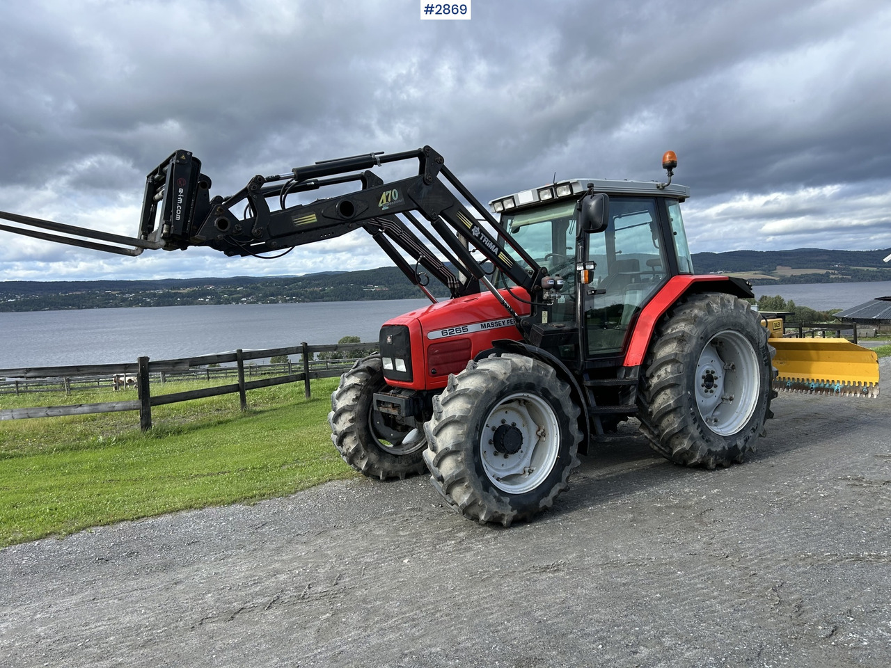 1999 Massey Ferguson 6265 w/ trima 420 front loader - Traktor: slika 1999 Massey Ferguson 6265 w/ trima 420 front loader - Traktor 1999 Massey Ferguson 6265 w/ trima 420 front loader - Traktor: slika 1999 Massey Ferguson 6265 w/ trima 420 front loader - Traktor