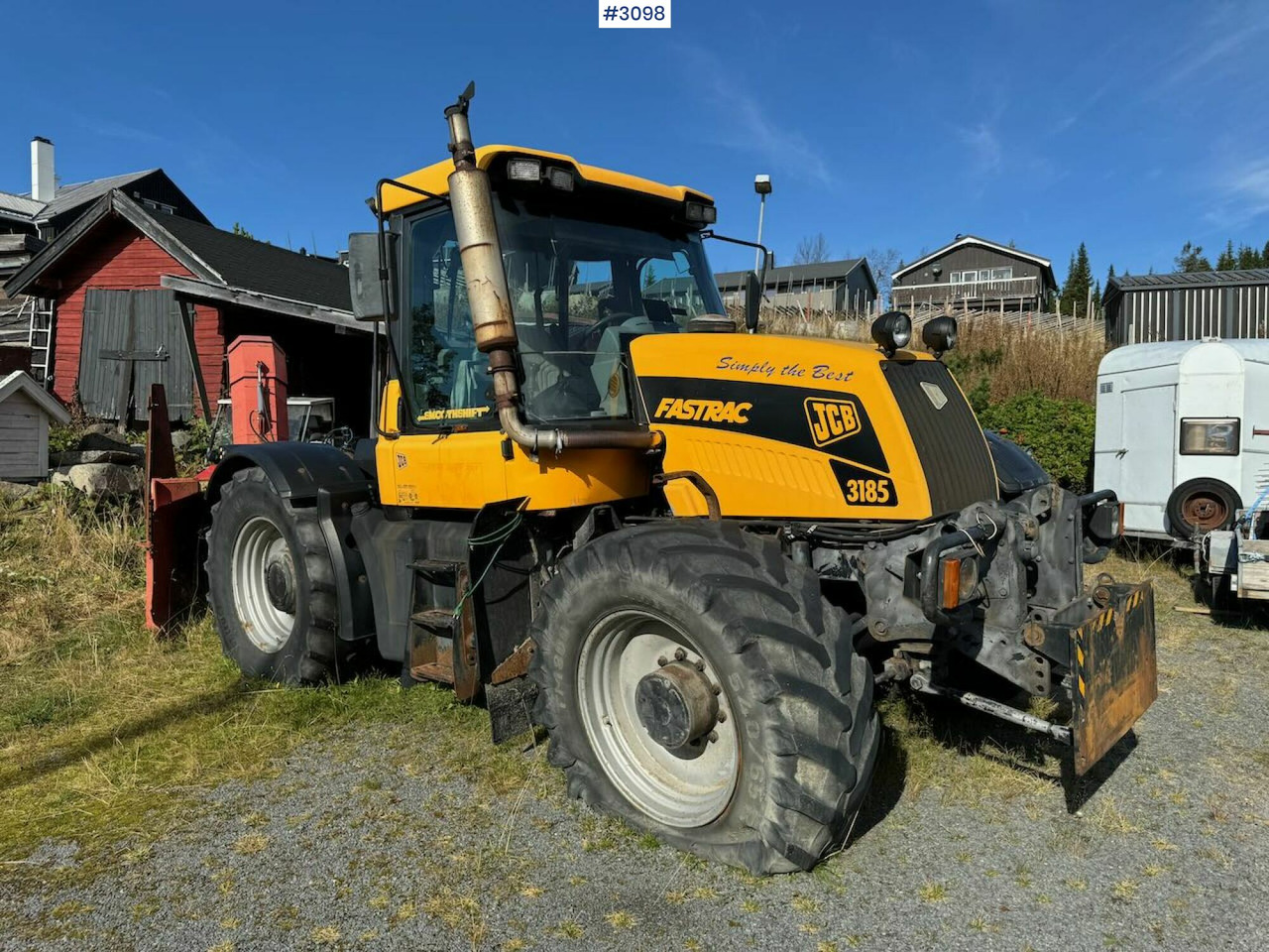 2001 JCB Fastrac 3185 4x4. The plow rigged and two sets of tires. - Traktor: slika 2001 JCB Fastrac 3185 4x4. The plow rigged and two sets of tires. - Traktor 2001 JCB Fastrac 3185 4x4. The plow rigged and two sets of tires. - Traktor: slika 2001 JCB Fastrac 3185 4x4. The plow rigged and two sets of tires. - Traktor