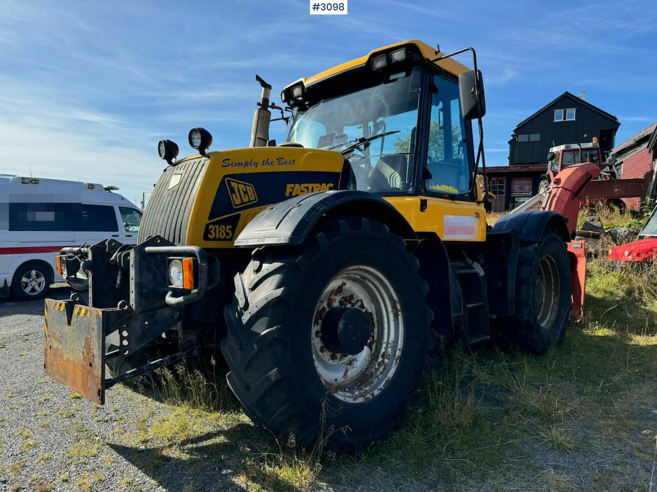 2001 JCB Fastrac 3185 4x4. The plow rigged and two sets of tires. - Traktor: slika 2001 JCB Fastrac 3185 4x4. The plow rigged and two sets of tires. - Traktor 2001 JCB Fastrac 3185 4x4. The plow rigged and two sets of tires. - Traktor: slika 2001 JCB Fastrac 3185 4x4. The plow rigged and two sets of tires. - Traktor