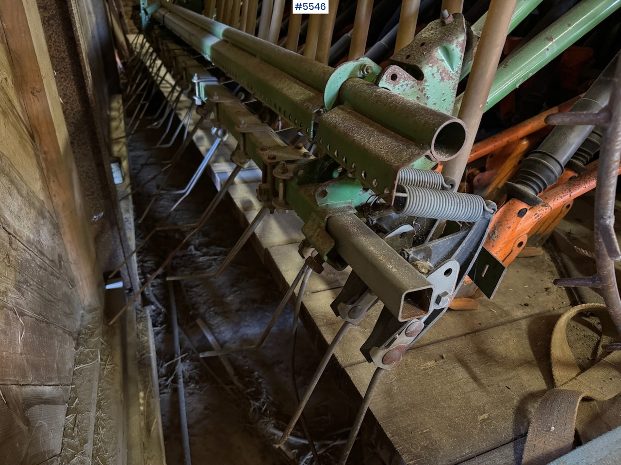 2002 Amazone VE 401 seed drill. - Sijačica: slika 2002 Amazone VE 401 seed drill. - Sijačica 2002 Amazone VE 401 seed drill. - Sijačica: slika 2002 Amazone VE 401 seed drill. - Sijačica