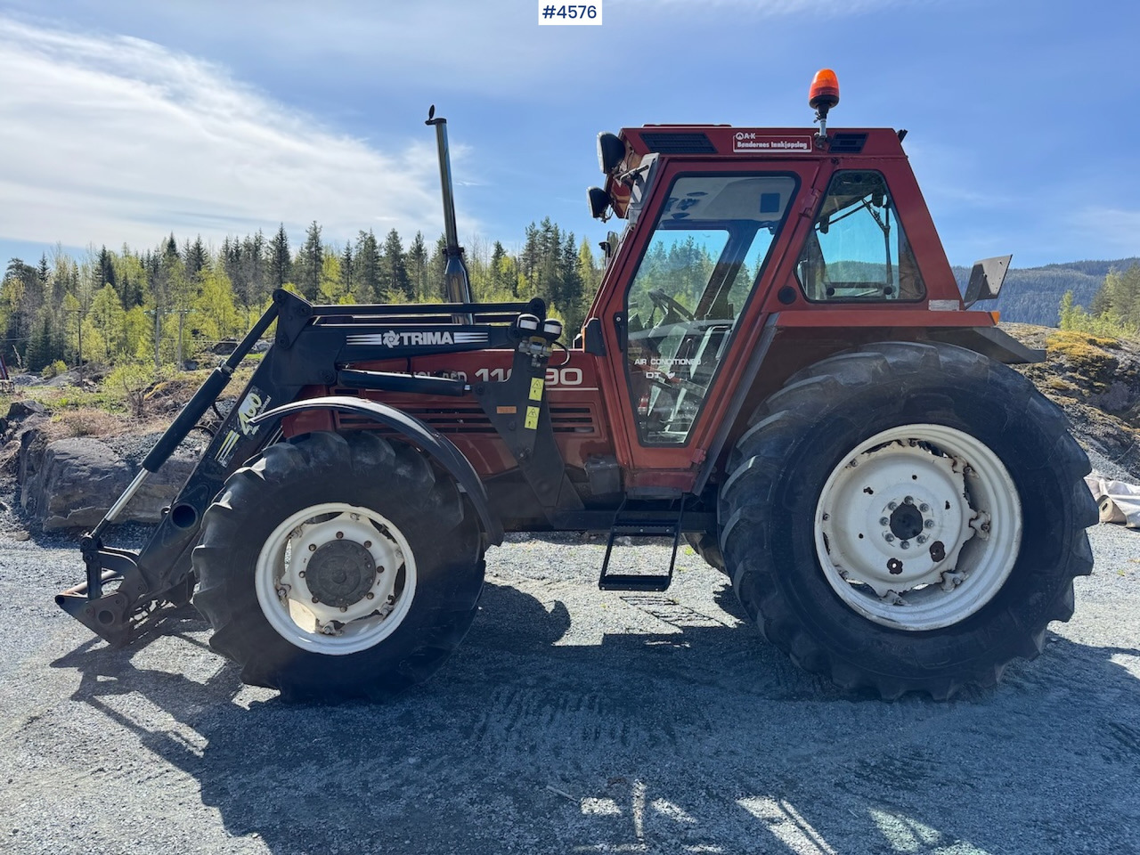 2002 Fiat 110-90 DT w/front loader. 1590 hours! - Traktor: slika 2002 Fiat 110-90 DT w/front loader. 1590 hours! - Traktor 2002 Fiat 110-90 DT w/front loader. 1590 hours! - Traktor: slika 2002 Fiat 110-90 DT w/front loader. 1590 hours! - Traktor