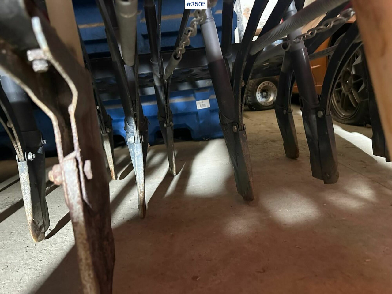 2002 Tume KL 2500 seeder - Oprema za prevrtanje sijena: slika 2002 Tume KL 2500 seeder - Oprema za prevrtanje sijena 2002 Tume KL 2500 seeder - Oprema za prevrtanje sijena: slika 2002 Tume KL 2500 seeder - Oprema za prevrtanje sijena