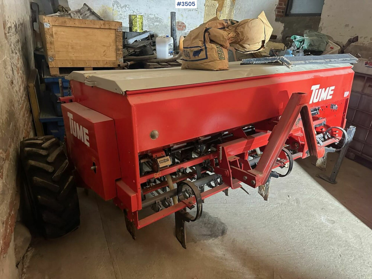 2002 Tume KL 2500 seeder - Oprema za prevrtanje sijena: slika 2002 Tume KL 2500 seeder - Oprema za prevrtanje sijena 2002 Tume KL 2500 seeder - Oprema za prevrtanje sijena: slika 2002 Tume KL 2500 seeder - Oprema za prevrtanje sijena
