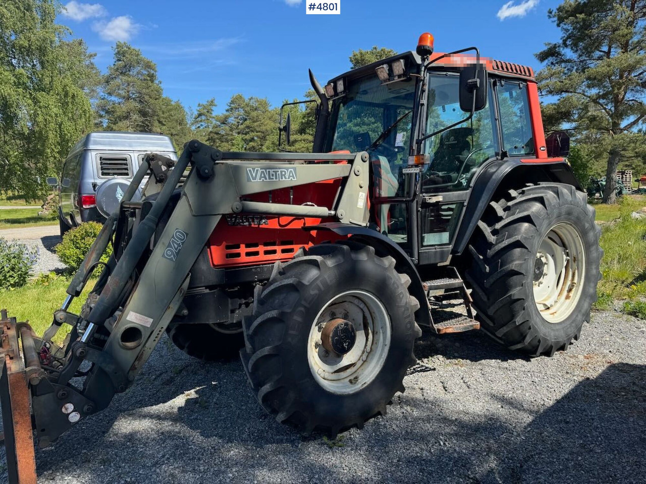 2002 Valtra 6300 4x4 w/ front loader - Traktor: slika 2002 Valtra 6300 4x4 w/ front loader - Traktor 2002 Valtra 6300 4x4 w/ front loader - Traktor: slika 2002 Valtra 6300 4x4 w/ front loader - Traktor