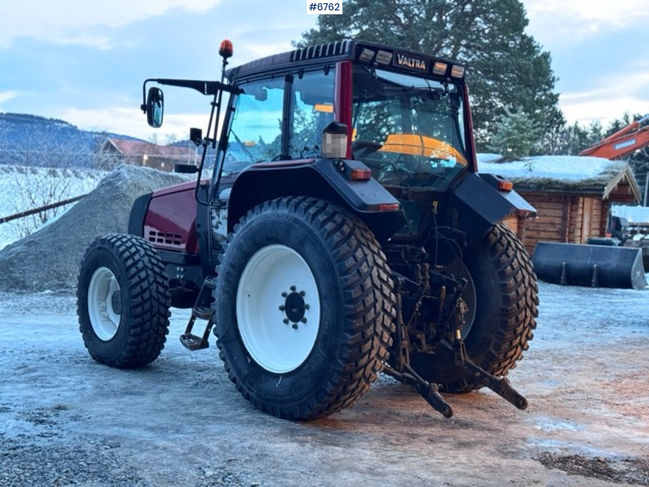 2002 Valtra 6850 Tractor with front hydraulics! See video. - Traktor: slika 2002 Valtra 6850 Tractor with front hydraulics! See video. - Traktor 2002 Valtra 6850 Tractor with front hydraulics! See video. - Traktor: slika 2002 Valtra 6850 Tractor with front hydraulics! See video. - Traktor