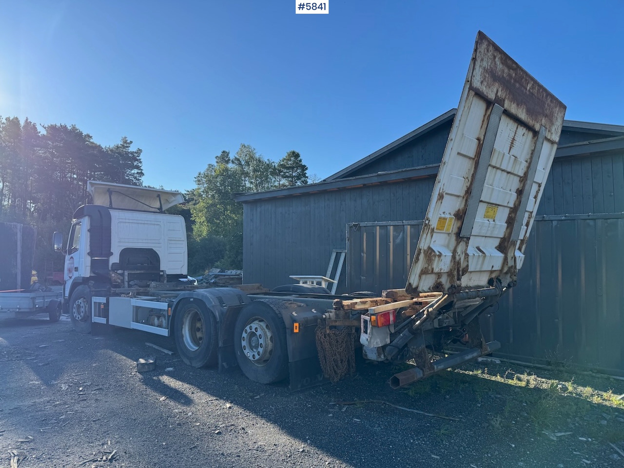 2002 Volvo FM 6x2. - Transporter kontejnera/ Kamion s izmjenjivim sanducima: slika 2002 Volvo FM 6x2. - Transporter kontejnera/ Kamion s izmjenjivim sanducima 2002 Volvo FM 6x2. - Transporter kontejnera/ Kamion s izmjenjivim sanducima: slika 2002 Volvo FM 6x2. - Transporter kontejnera/ Kamion s izmjenjivim sanducima