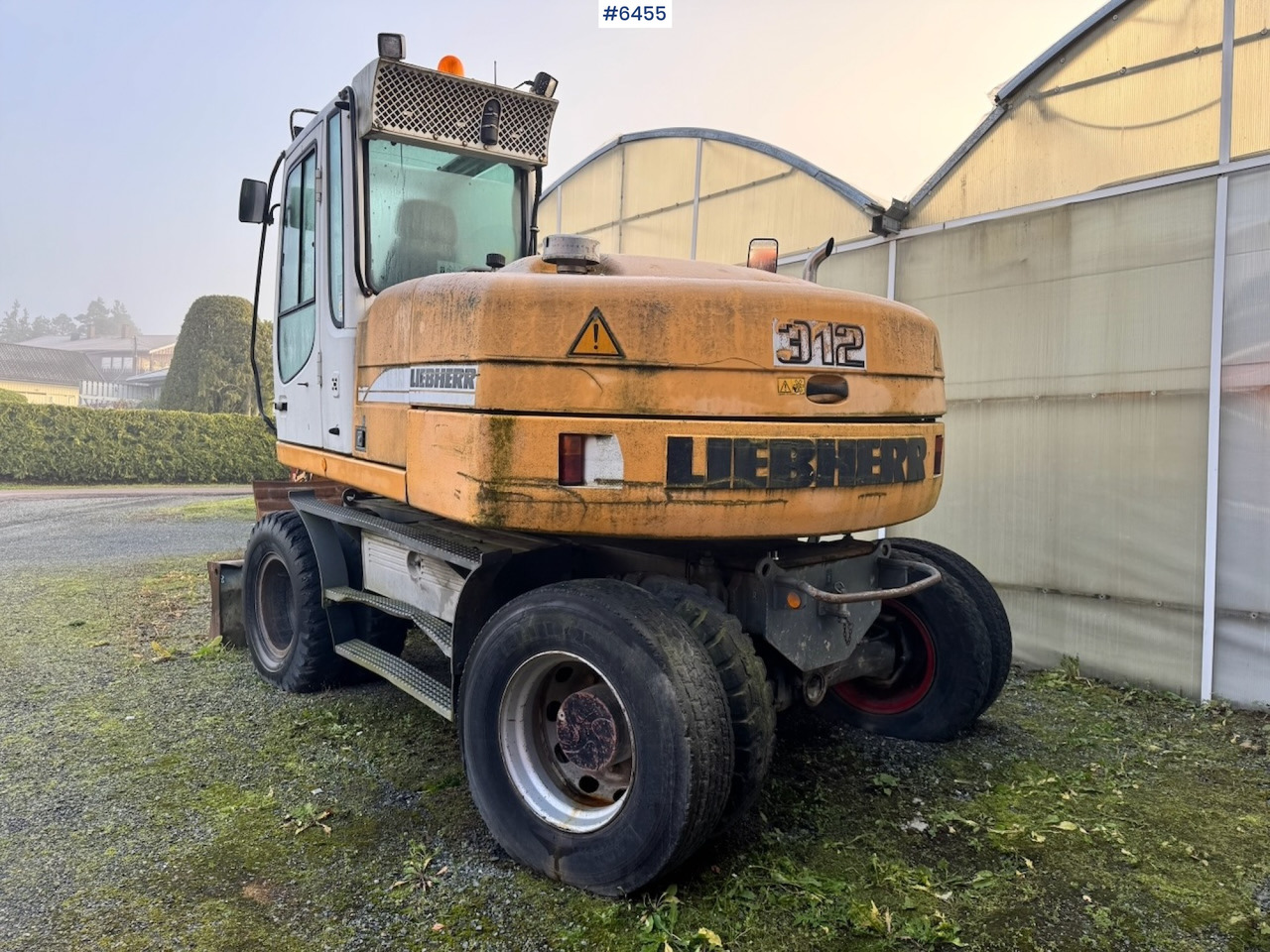 2003 Liebherr 312 Wheeled excavator w/ Rototilt and 2 buckets. - Bager: slika 2003 Liebherr 312 Wheeled excavator w/ Rototilt and 2 buckets. - Bager 2003 Liebherr 312 Wheeled excavator w/ Rototilt and 2 buckets. - Bager: slika 2003 Liebherr 312 Wheeled excavator w/ Rototilt and 2 buckets. - Bager