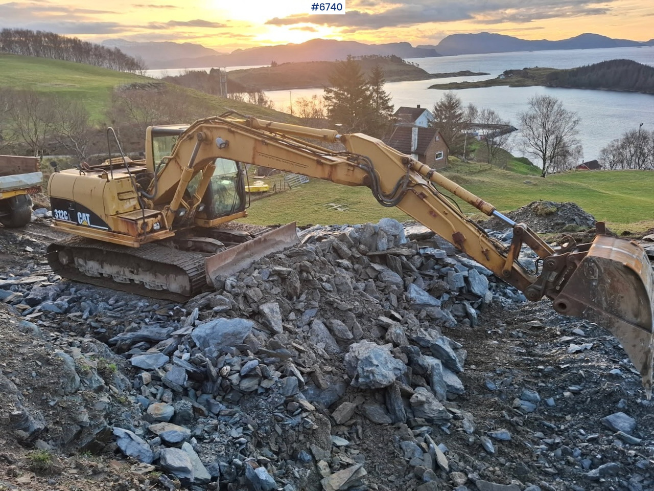 2004 Cat 312C L w/ digger bucket. - Bager gusjeničar: slika 2004 Cat 312C L w/ digger bucket. - Bager gusjeničar 2004 Cat 312C L w/ digger bucket. - Bager gusjeničar: slika 2004 Cat 312C L w/ digger bucket. - Bager gusjeničar