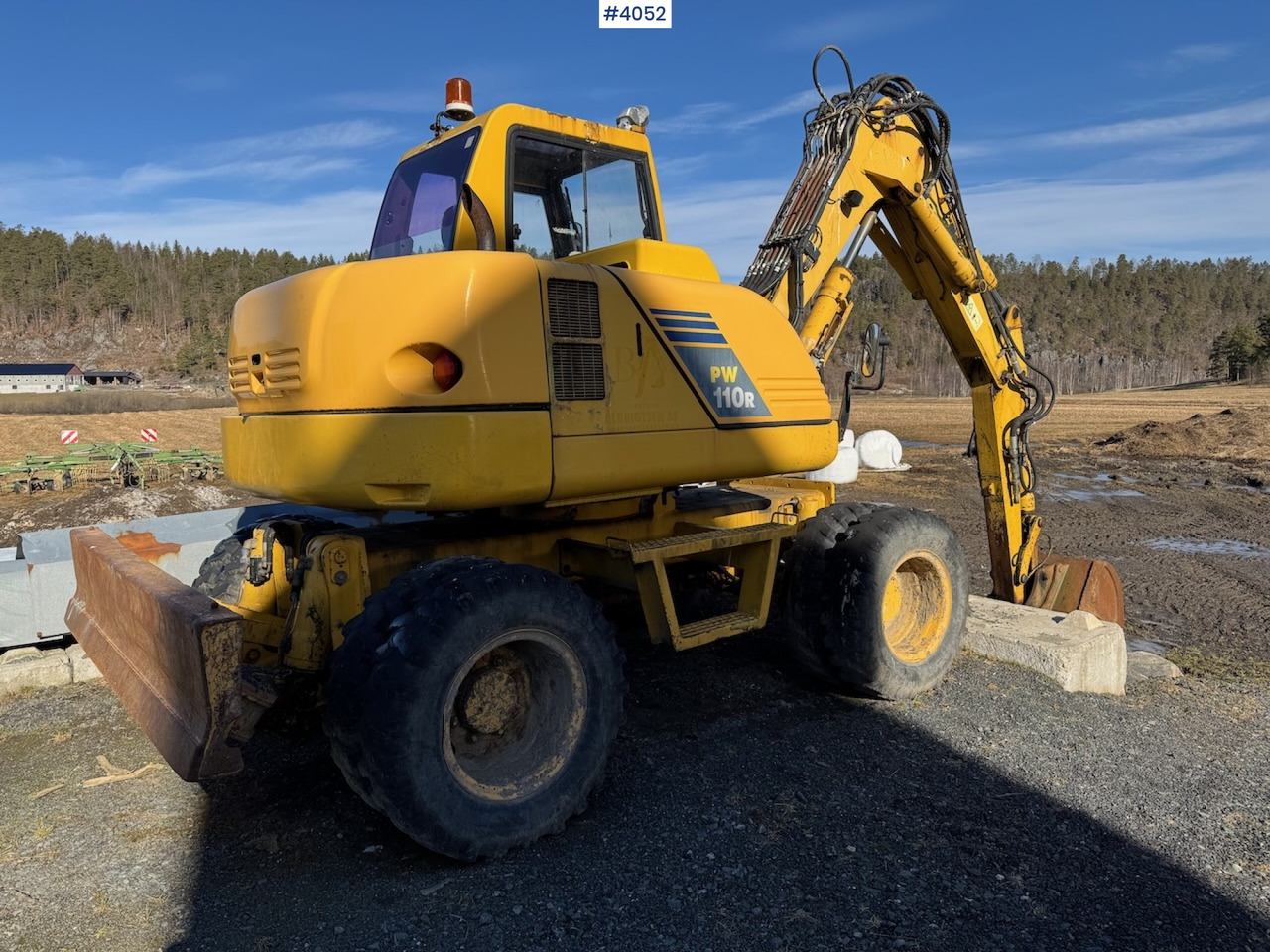 2004 Komatsu PW 110R - Bager: slika 2004 Komatsu PW 110R - Bager 2004 Komatsu PW 110R - Bager: slika 2004 Komatsu PW 110R - Bager