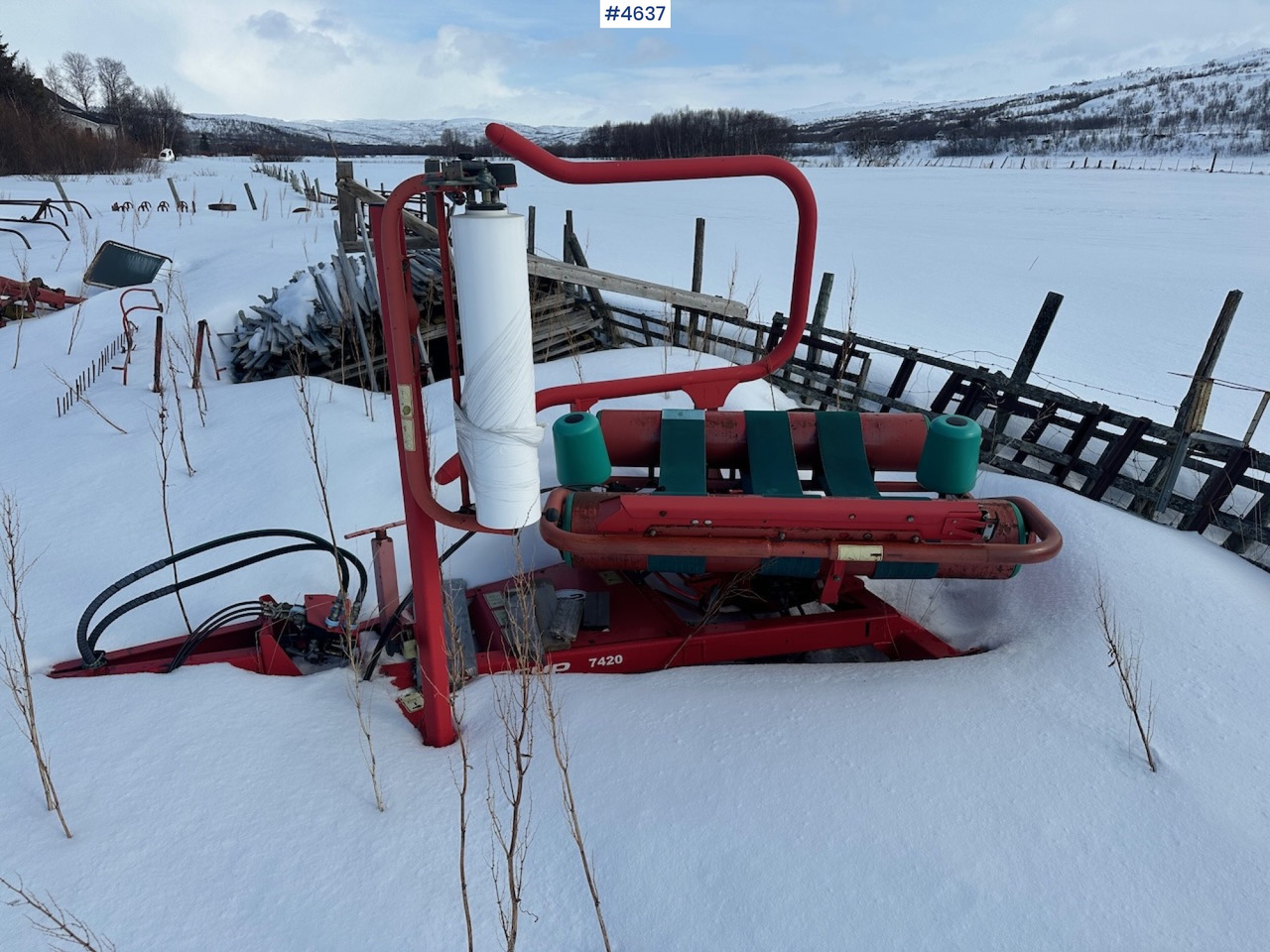 2004 Taarup 7420 Round bale wrapper - Oprema za prevrtanje sijena: slika 2004 Taarup 7420 Round bale wrapper - Oprema za prevrtanje sijena 2004 Taarup 7420 Round bale wrapper - Oprema za prevrtanje sijena: slika 2004 Taarup 7420 Round bale wrapper - Oprema za prevrtanje sijena