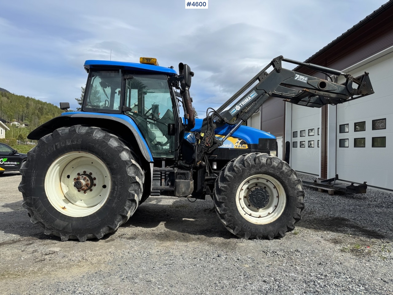 2005 New Holland TM190 w/front loader - Traktor: slika 2005 New Holland TM190 w/front loader - Traktor 2005 New Holland TM190 w/front loader - Traktor: slika 2005 New Holland TM190 w/front loader - Traktor