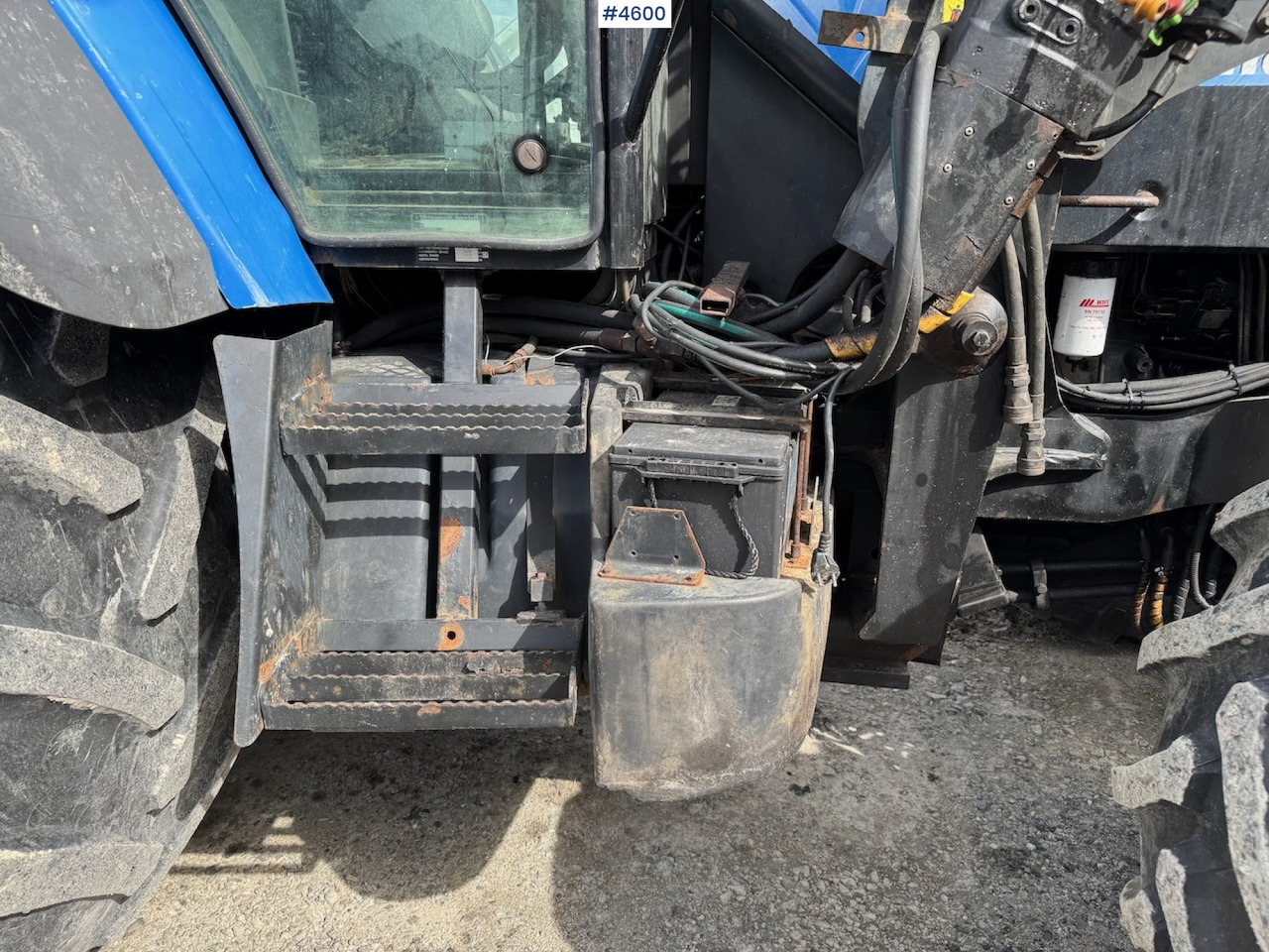2005 New Holland TM190 w/front loader - Traktor: slika 2005 New Holland TM190 w/front loader - Traktor 2005 New Holland TM190 w/front loader - Traktor: slika 2005 New Holland TM190 w/front loader - Traktor