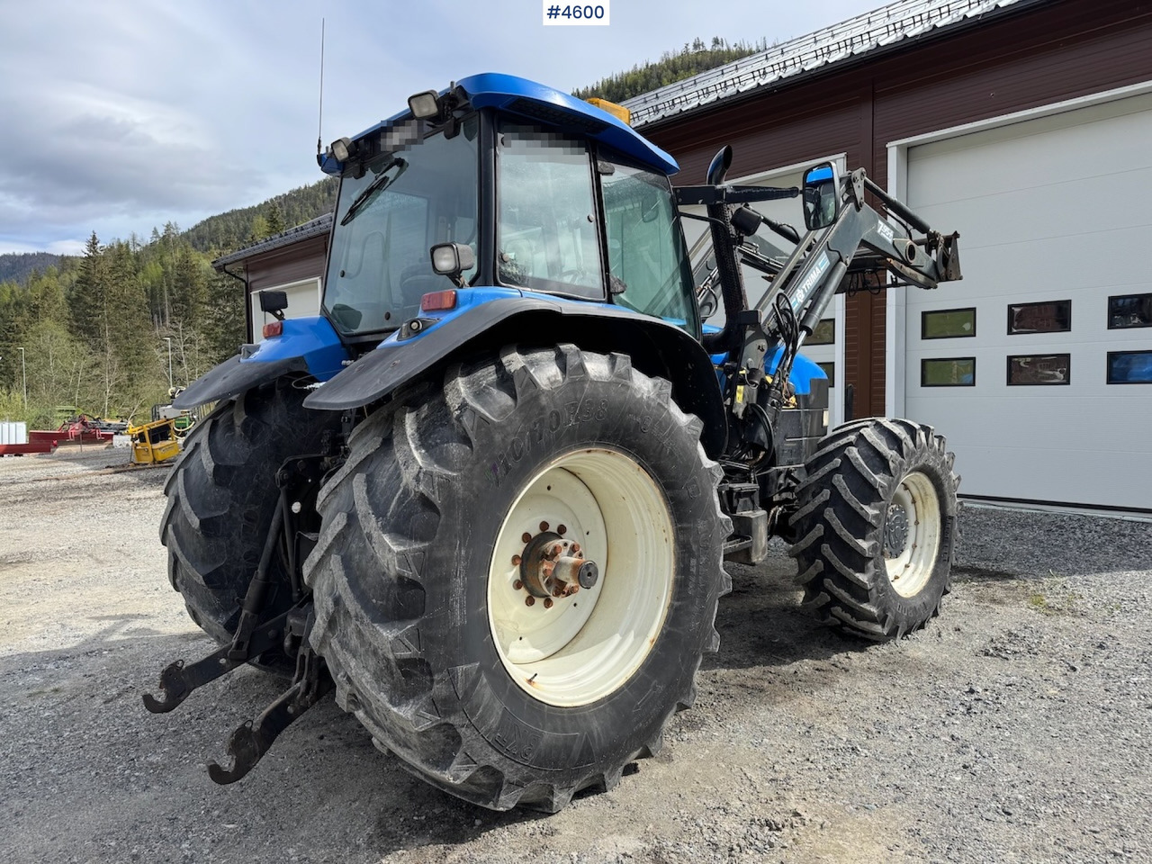 2005 New Holland TM190 w/front loader - Traktor: slika 2005 New Holland TM190 w/front loader - Traktor 2005 New Holland TM190 w/front loader - Traktor: slika 2005 New Holland TM190 w/front loader - Traktor