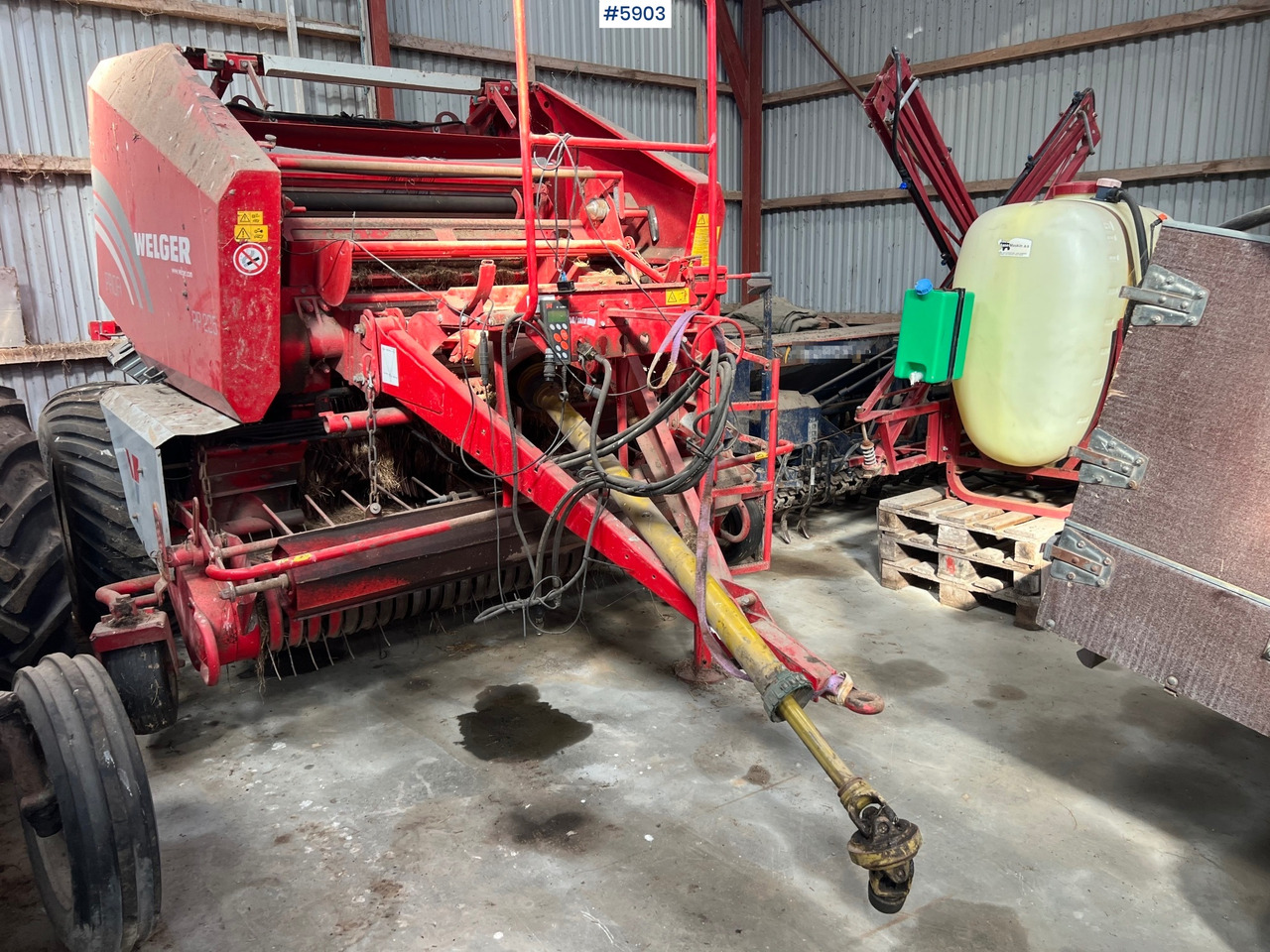 2005 Welger RP 235 press w/ net - Oprema za prevrtanje sijena: slika 2005 Welger RP 235 press w/ net - Oprema za prevrtanje sijena 2005 Welger RP 235 press w/ net - Oprema za prevrtanje sijena: slika 2005 Welger RP 235 press w/ net - Oprema za prevrtanje sijena