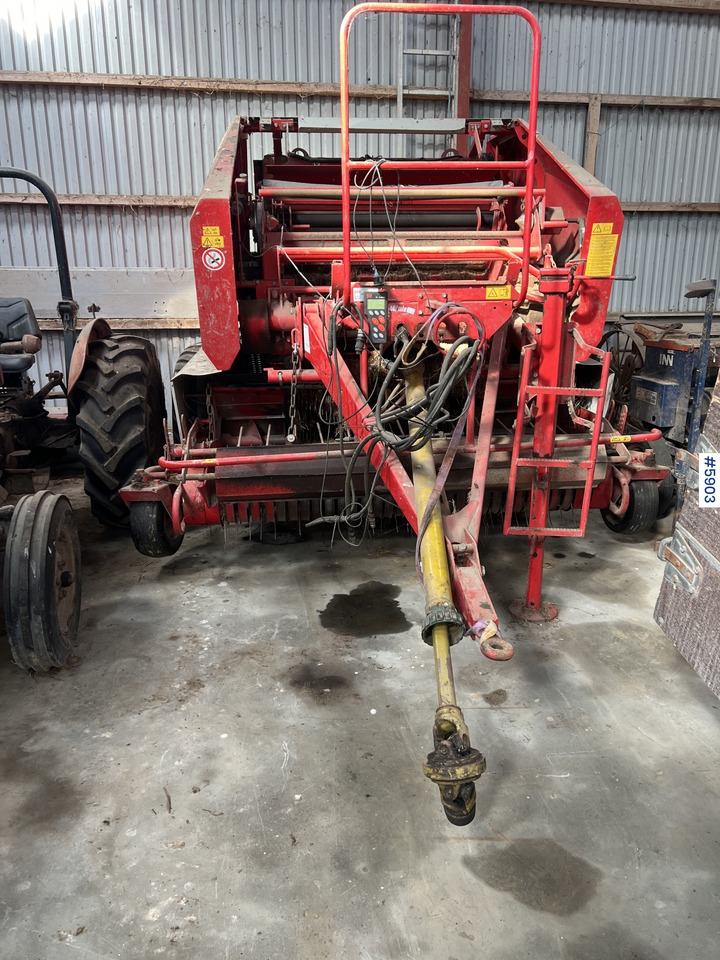 2005 Welger RP 235 press w/ net - Oprema za prevrtanje sijena: slika 2005 Welger RP 235 press w/ net - Oprema za prevrtanje sijena 2005 Welger RP 235 press w/ net - Oprema za prevrtanje sijena: slika 2005 Welger RP 235 press w/ net - Oprema za prevrtanje sijena