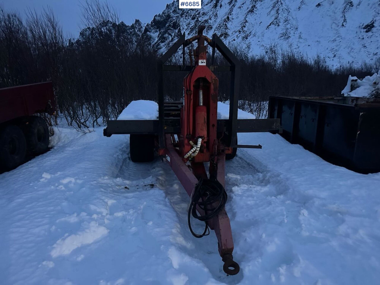 2006 BIGAB hook-lift trailer with container - Nagibna prikolica za poljoprivredna gospodarstva/ Istovarivač: slika 2006 BIGAB hook-lift trailer with container - Nagibna prikolica za poljoprivredna gospodarstva/ Istovarivač 2006 BIGAB hook-lift trailer with container - Nagibna prikolica za poljoprivredna gospodarstva/ Istovarivač: slika 2006 BIGAB hook-lift trailer with container - Nagibna prikolica za poljoprivredna gospodarstva/ Istovarivač