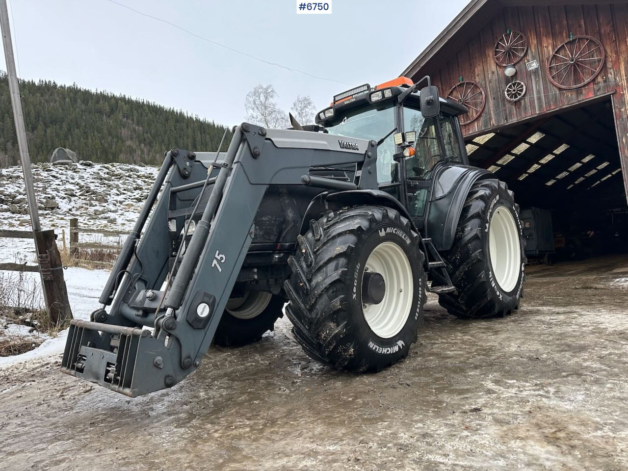 2006 Valtra T190 4x4 w/ Front loader and new gearbox! SEE VIDEO. - Traktor: slika 2006 Valtra T190 4x4 w/ Front loader and new gearbox! SEE VIDEO. - Traktor 2006 Valtra T190 4x4 w/ Front loader and new gearbox! SEE VIDEO. - Traktor: slika 2006 Valtra T190 4x4 w/ Front loader and new gearbox! SEE VIDEO. - Traktor