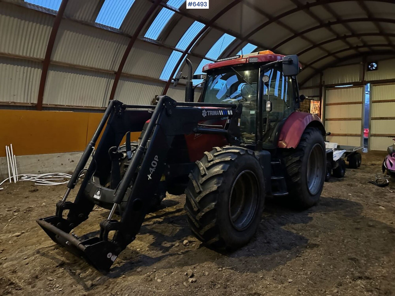 2007 CASE IH MXU 135 Pro 4x4 tractor w/ front loader. - Traktor: slika 2007 CASE IH MXU 135 Pro 4x4 tractor w/ front loader. - Traktor 2007 CASE IH MXU 135 Pro 4x4 tractor w/ front loader. - Traktor: slika 2007 CASE IH MXU 135 Pro 4x4 tractor w/ front loader. - Traktor