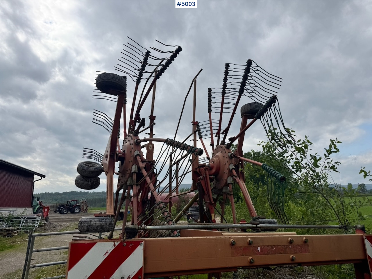 2007 Kverneland Taarup 9184C Collector harrow - Oprema za prevrtanje sijena: slika 2007 Kverneland Taarup 9184C Collector harrow - Oprema za prevrtanje sijena 2007 Kverneland Taarup 9184C Collector harrow - Oprema za prevrtanje sijena: slika 2007 Kverneland Taarup 9184C Collector harrow - Oprema za prevrtanje sijena