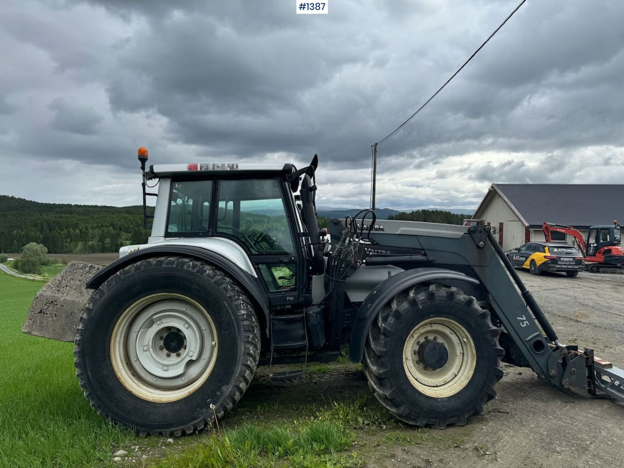 2007 Valtra T190 4x4 Tractor w/ bucket - Traktor: slika 2007 Valtra T190 4x4 Tractor w/ bucket - Traktor 2007 Valtra T190 4x4 Tractor w/ bucket - Traktor: slika 2007 Valtra T190 4x4 Tractor w/ bucket - Traktor