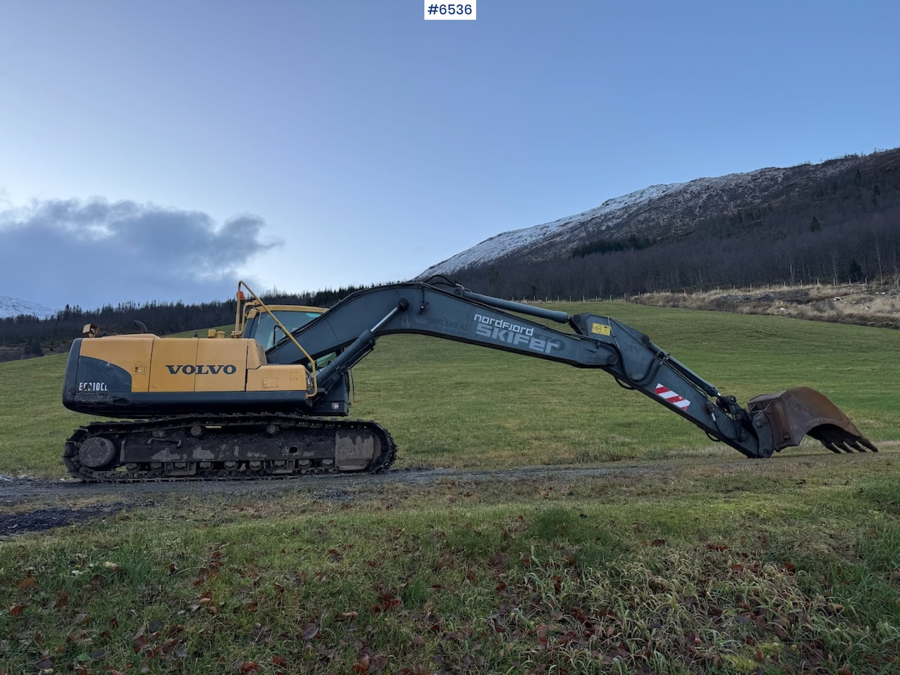 2007 Volvo EC 210 CL w/ excavator bucket and good chassis. - Bager: slika 2007 Volvo EC 210 CL w/ excavator bucket and good chassis. - Bager 2007 Volvo EC 210 CL w/ excavator bucket and good chassis. - Bager: slika 2007 Volvo EC 210 CL w/ excavator bucket and good chassis. - Bager