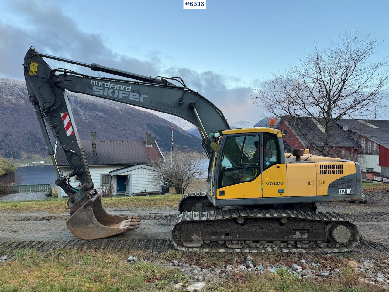 2007 Volvo EC 210 CL w/ excavator bucket and good chassis. - Bager: slika 2007 Volvo EC 210 CL w/ excavator bucket and good chassis. - Bager 2007 Volvo EC 210 CL w/ excavator bucket and good chassis. - Bager: slika 2007 Volvo EC 210 CL w/ excavator bucket and good chassis. - Bager