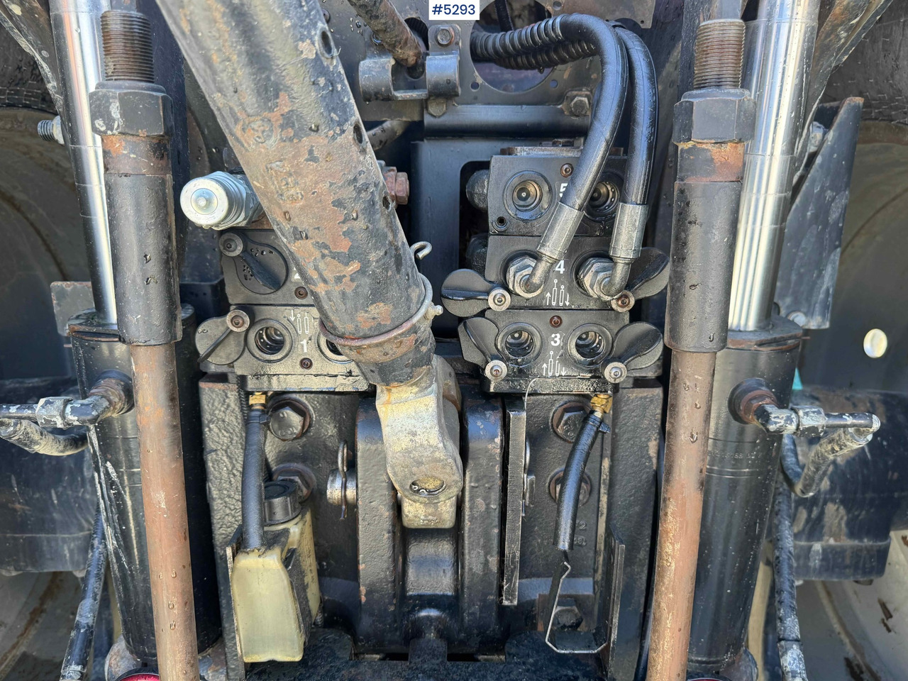Traktor 2008 Case IH MAGNUM 310 with 5 double outlets!: slika Traktor 2008 Case IH MAGNUM 310 with 5 double outlets!