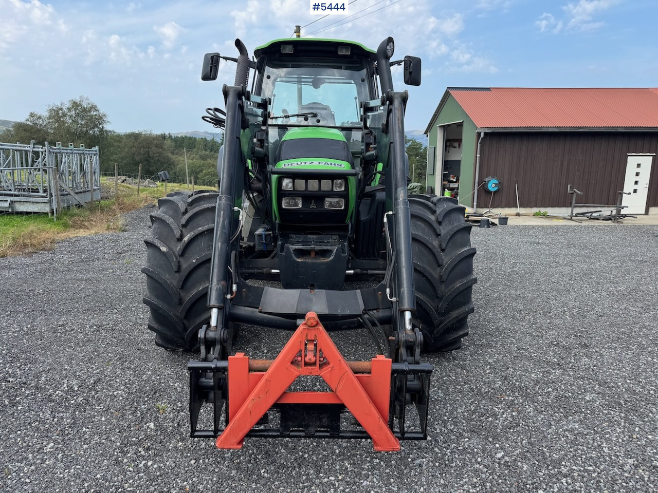 2008 Deutz Fahr Agrotron 150.7 w/ front loader. - Traktor: slika  2008 Deutz Fahr Agrotron 150.7 w/ front loader. - Traktor 2008 Deutz Fahr Agrotron 150.7 w/ front loader. - Traktor: slika  2008 Deutz Fahr Agrotron 150.7 w/ front loader. - Traktor