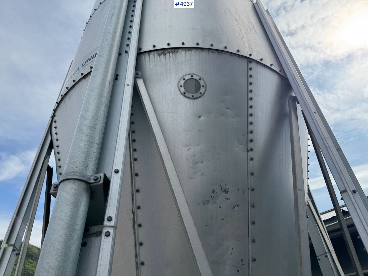 Oprema za stoku 2008 Mafa 27.6 cubic meter feed silos x2: slika Oprema za stoku 2008 Mafa 27.6 cubic meter feed silos x2