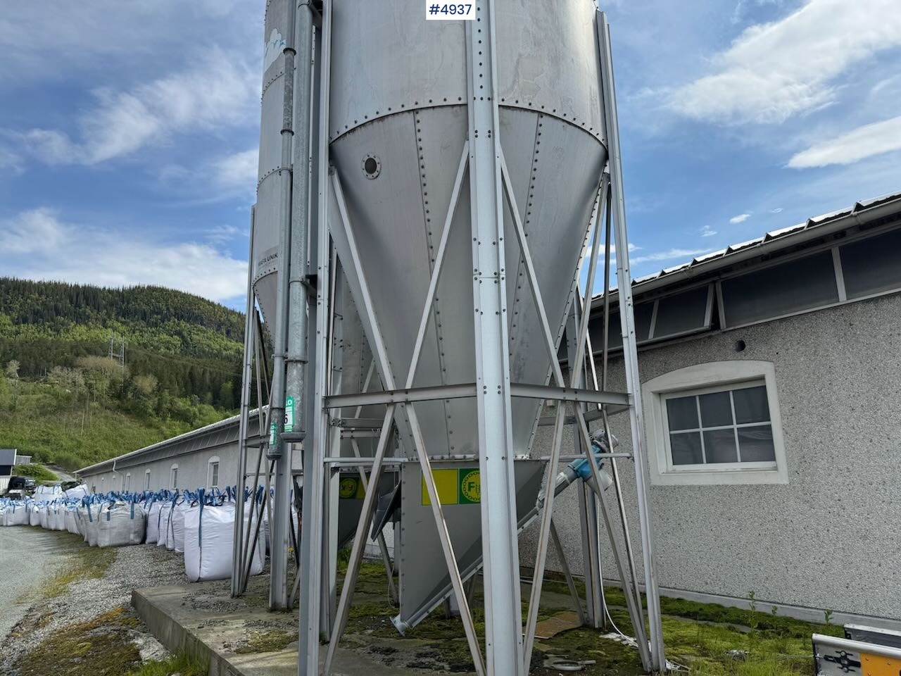 Oprema za stoku 2008 Mafa 27.6 cubic meter feed silos x2: slika Oprema za stoku 2008 Mafa 27.6 cubic meter feed silos x2