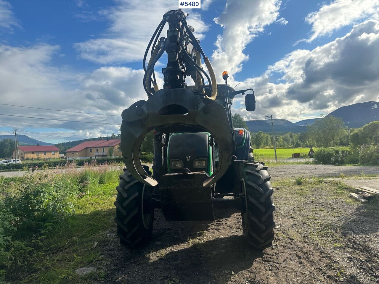 2008 Valta N101 4x4 tractor w/ Cranab FC53 crane. WATCH VIDEO. - Traktor: slika 2008 Valta N101 4x4 tractor w/ Cranab FC53 crane. WATCH VIDEO. - Traktor 2008 Valta N101 4x4 tractor w/ Cranab FC53 crane. WATCH VIDEO. - Traktor: slika 2008 Valta N101 4x4 tractor w/ Cranab FC53 crane. WATCH VIDEO. - Traktor