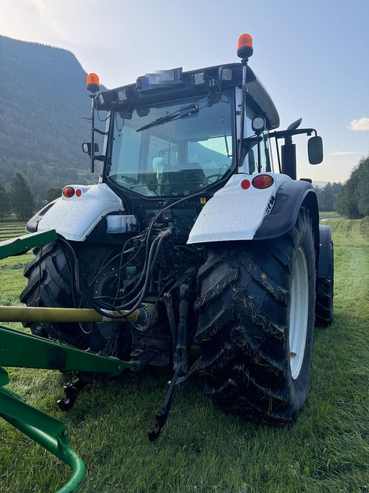 2009 Valtra T202 w/ loader - Traktor: slika 2009 Valtra T202 w/ loader - Traktor 2009 Valtra T202 w/ loader - Traktor: slika 2009 Valtra T202 w/ loader - Traktor
