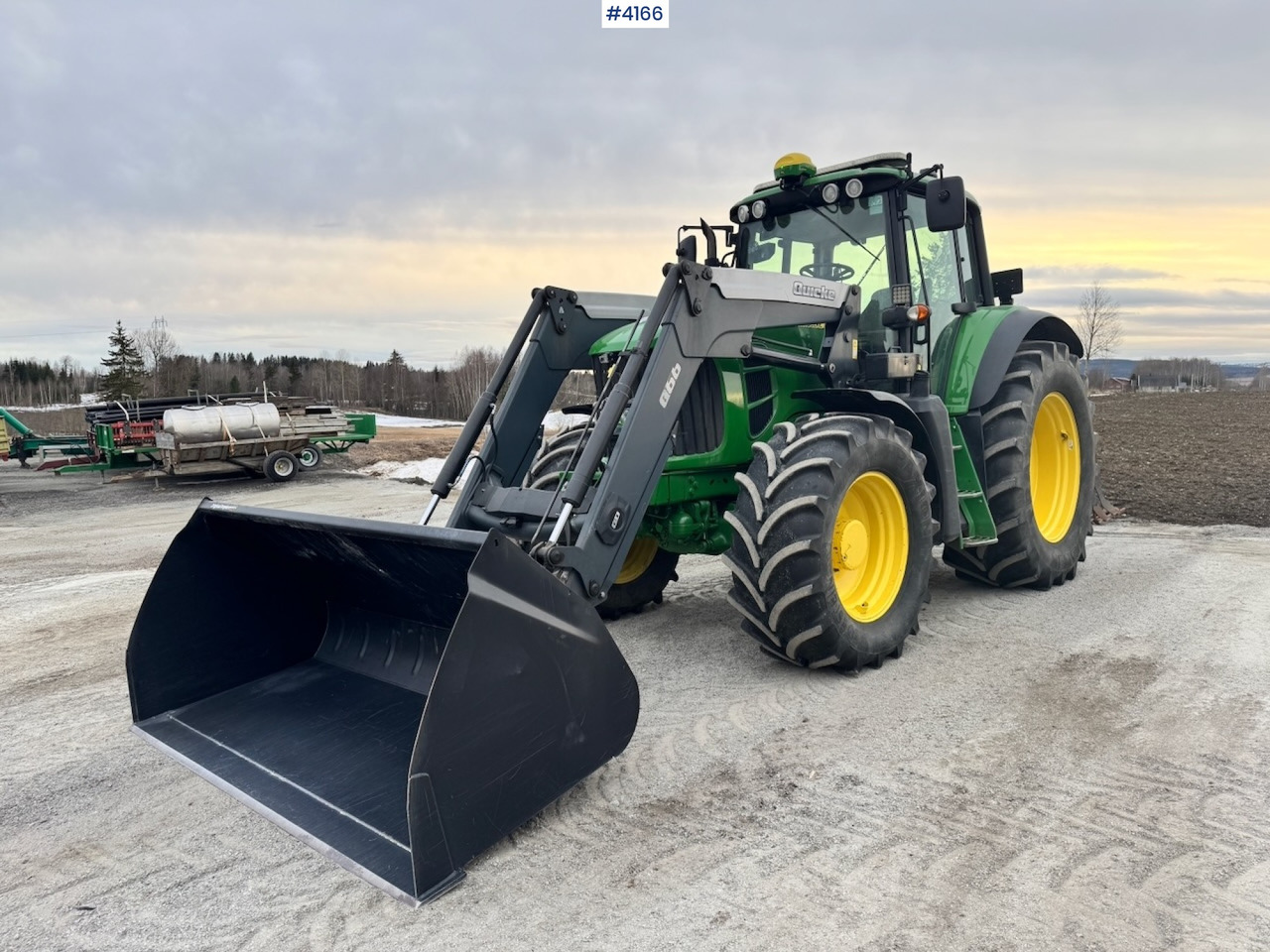 2010 John Deere 7430 w/ Front loader and GPS. 3760 hours! - Traktor: slika 2010 John Deere 7430 w/ Front loader and GPS. 3760 hours! - Traktor 2010 John Deere 7430 w/ Front loader and GPS. 3760 hours! - Traktor: slika 2010 John Deere 7430 w/ Front loader and GPS. 3760 hours! - Traktor