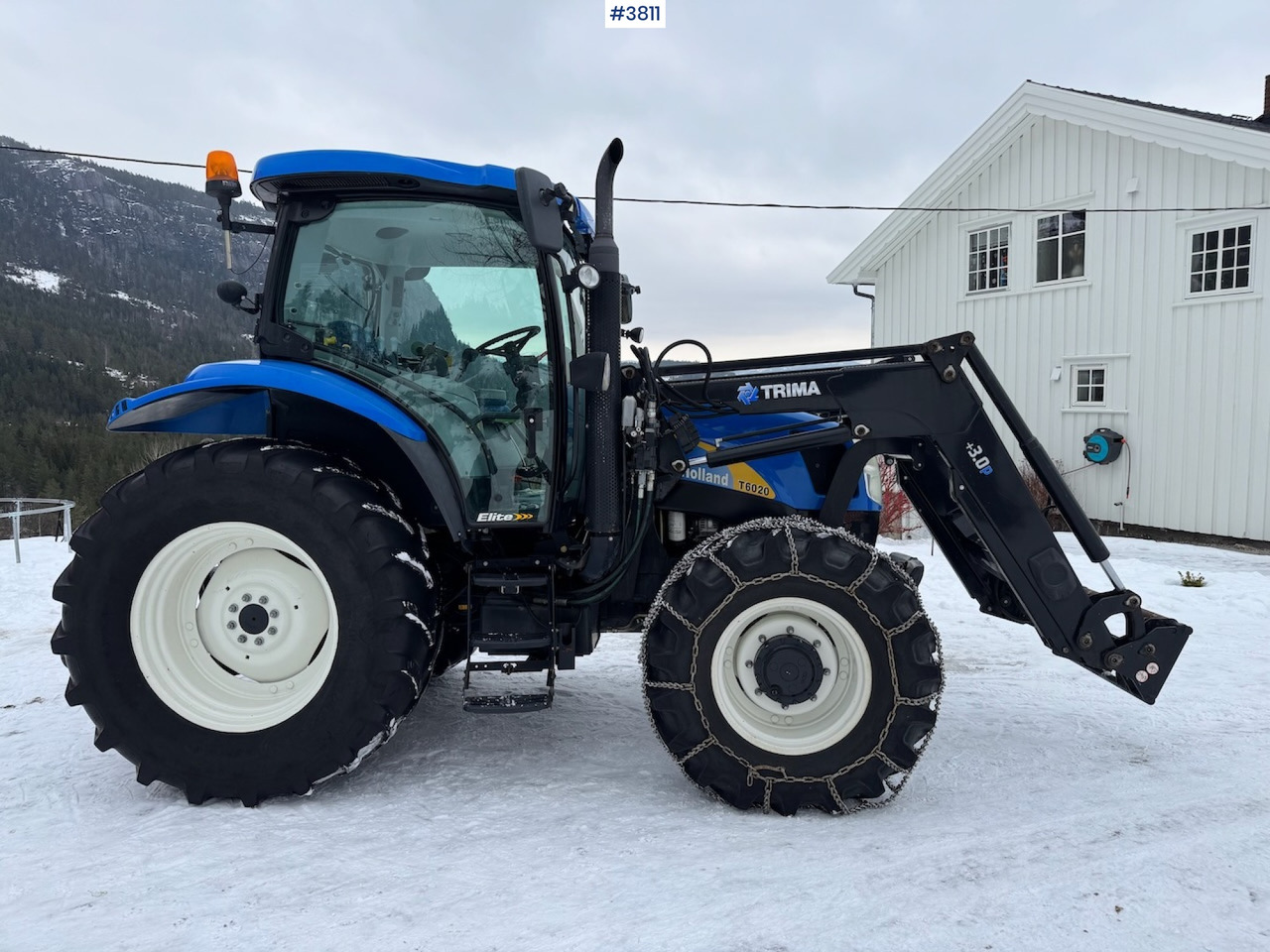 Traktor 2010 New Holland T6020 Elite w/front loader: slika Traktor 2010 New Holland T6020 Elite w/front loader