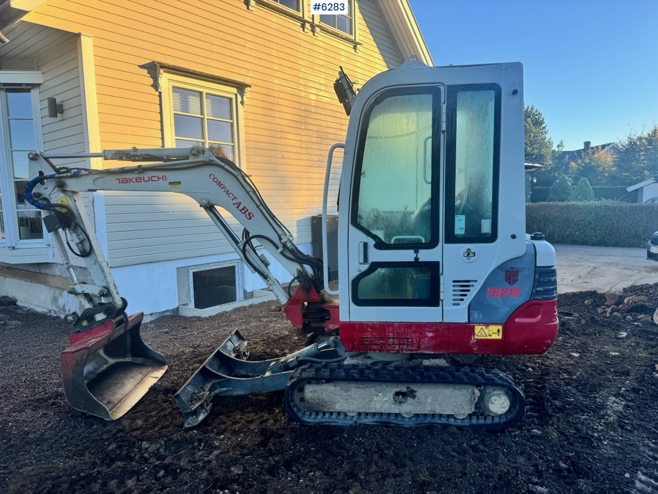 2010 Takeuchi TB219 Mini Excavator with Rototilt and 2 buckets. - Bager: slika 2010 Takeuchi TB219 Mini Excavator with Rototilt and 2 buckets. - Bager 2010 Takeuchi TB219 Mini Excavator with Rototilt and 2 buckets. - Bager: slika 2010 Takeuchi TB219 Mini Excavator with Rototilt and 2 buckets. - Bager