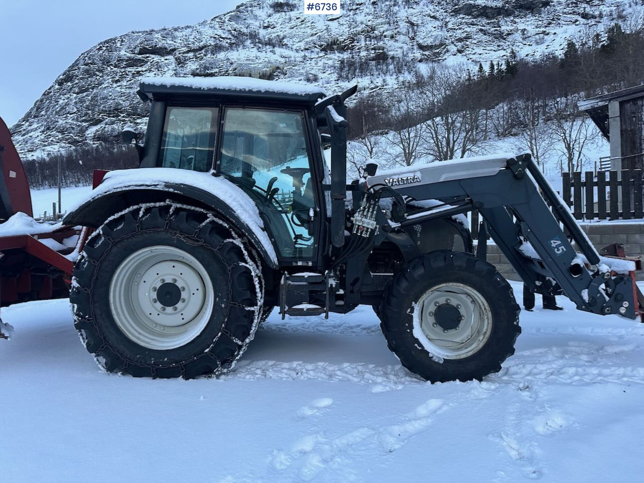 2010 Valtra N92 4x4 tractor with front loader and chains. SEE VIDEO. - Traktor: slika 2010 Valtra N92 4x4 tractor with front loader and chains. SEE VIDEO. - Traktor 2010 Valtra N92 4x4 tractor with front loader and chains. SEE VIDEO. - Traktor: slika 2010 Valtra N92 4x4 tractor with front loader and chains. SEE VIDEO. - Traktor