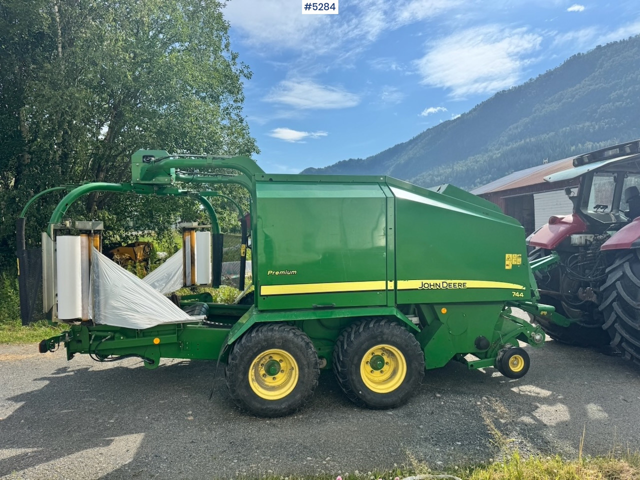 2012 John Deere 744 Combi baler. - Oprema za prevrtanje sijena: slika 2012 John Deere 744 Combi baler. - Oprema za prevrtanje sijena 2012 John Deere 744 Combi baler. - Oprema za prevrtanje sijena: slika 2012 John Deere 744 Combi baler. - Oprema za prevrtanje sijena