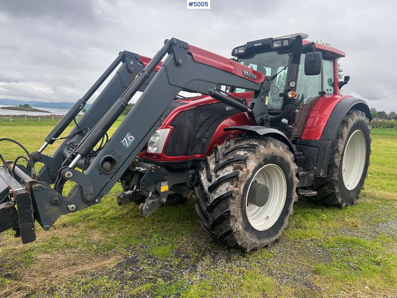 2012 Valtra T213 - Traktor: slika 2012 Valtra T213 - Traktor 2012 Valtra T213 - Traktor: slika 2012 Valtra T213 - Traktor