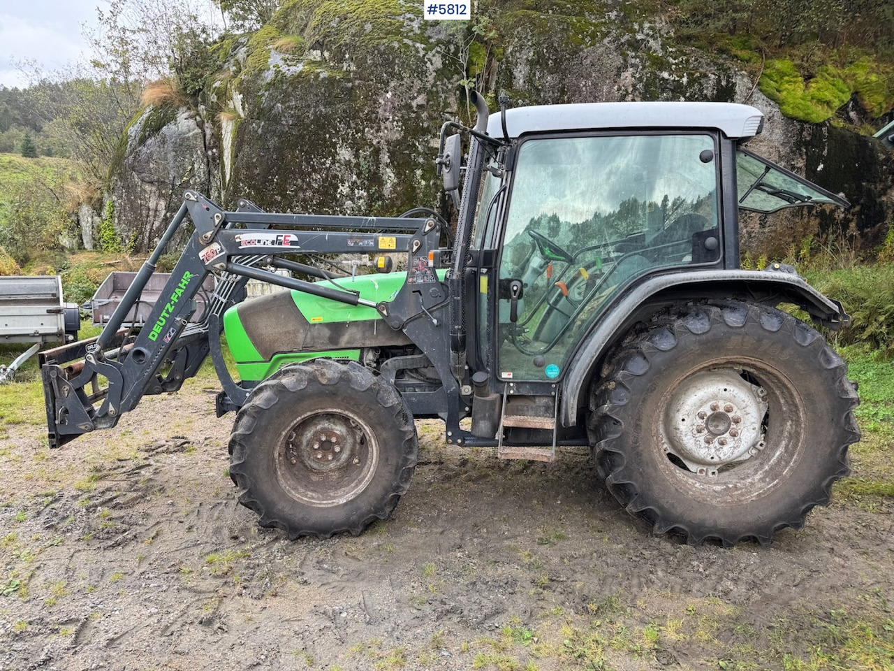 2013 Deutz Fahr Agroplus 410 DT w/ front loader. - Traktor: slika 2013 Deutz Fahr Agroplus 410 DT w/ front loader. - Traktor 2013 Deutz Fahr Agroplus 410 DT w/ front loader. - Traktor: slika 2013 Deutz Fahr Agroplus 410 DT w/ front loader. - Traktor