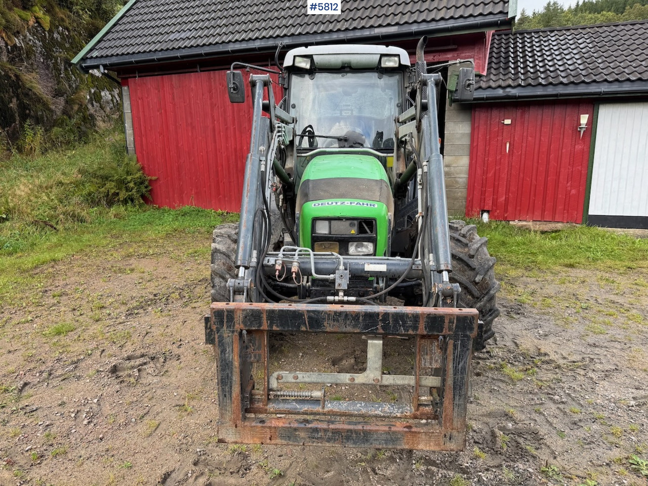 2013 Deutz Fahr Agroplus 410 DT w/ front loader. - Traktor: slika 2013 Deutz Fahr Agroplus 410 DT w/ front loader. - Traktor 2013 Deutz Fahr Agroplus 410 DT w/ front loader. - Traktor: slika 2013 Deutz Fahr Agroplus 410 DT w/ front loader. - Traktor