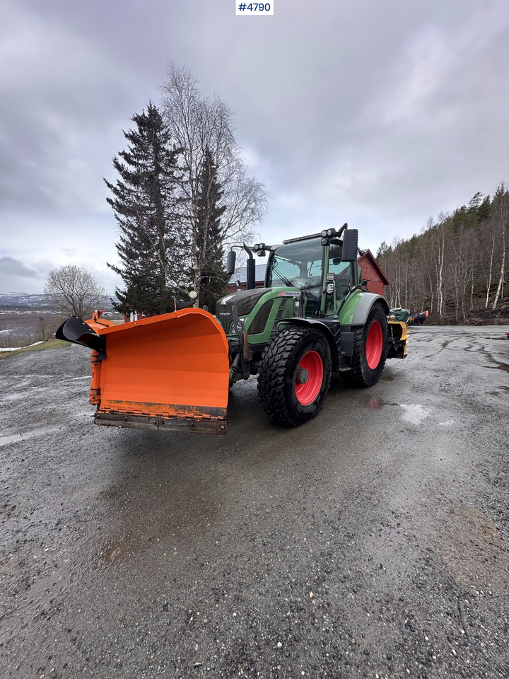 2014 Fendt 514 Vario 4x4 w/ front loader, folding plow, snow blower and sand spreader - Traktor: slika 2014 Fendt 514 Vario 4x4 w/ front loader, folding plow, snow blower and sand spreader - Traktor 2014 Fendt 514 Vario 4x4 w/ front loader, folding plow, snow blower and sand spreader - Traktor: slika 2014 Fendt 514 Vario 4x4 w/ front loader, folding plow, snow blower and sand spreader - Traktor