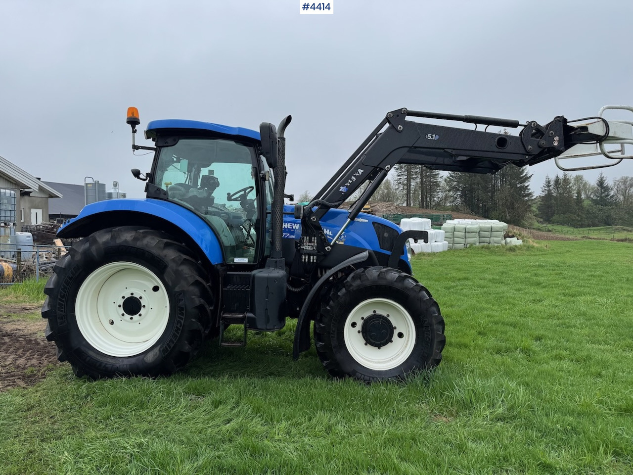 2015 New Holland T7.185 Auto Command w/Front Loader - Traktor: slika 2015 New Holland T7.185 Auto Command w/Front Loader - Traktor 2015 New Holland T7.185 Auto Command w/Front Loader - Traktor: slika 2015 New Holland T7.185 Auto Command w/Front Loader - Traktor