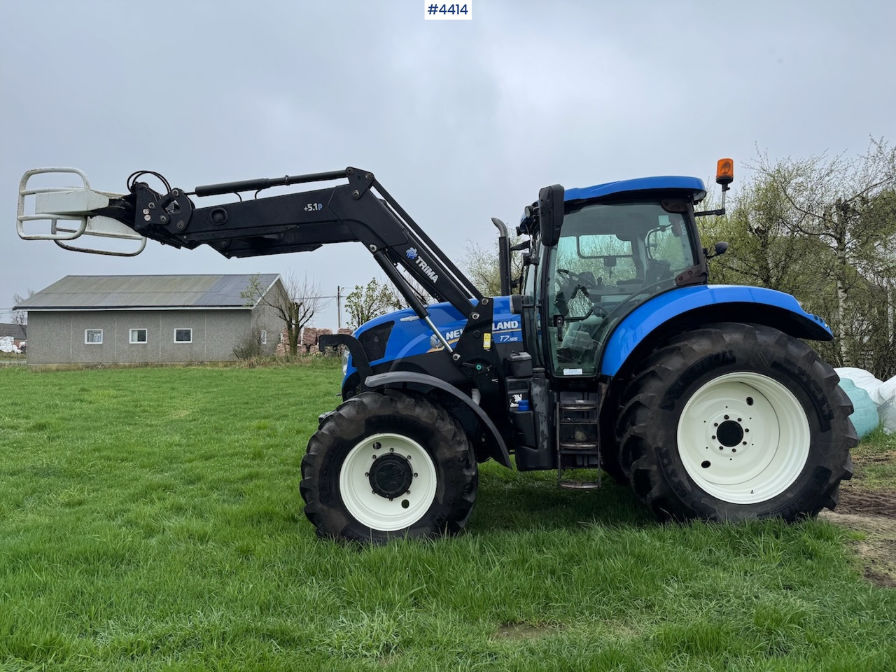 2015 New Holland T7.185 Auto Command w/Front Loader - Traktor: slika 2015 New Holland T7.185 Auto Command w/Front Loader - Traktor 2015 New Holland T7.185 Auto Command w/Front Loader - Traktor: slika 2015 New Holland T7.185 Auto Command w/Front Loader - Traktor