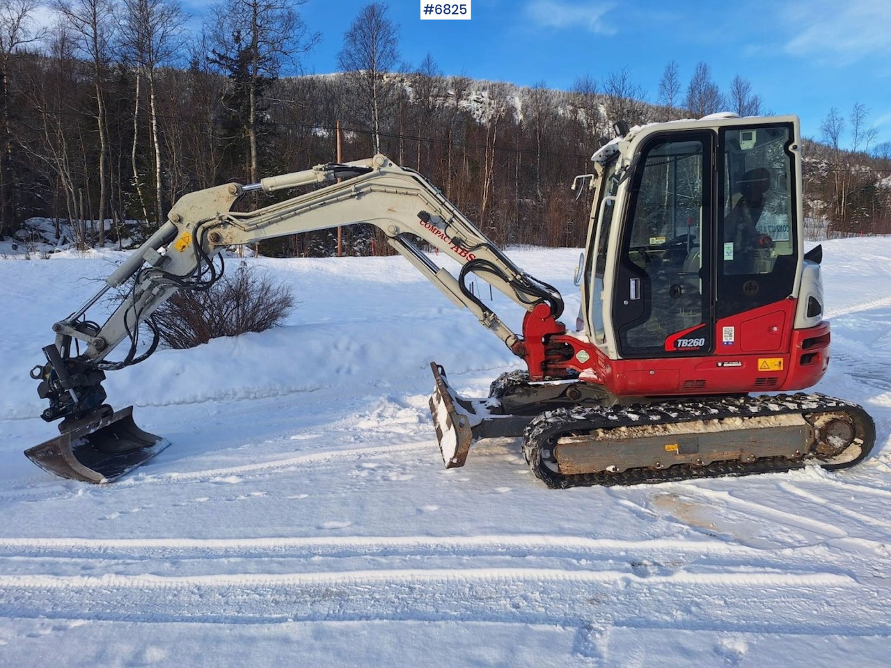 2015 Takeuchi TB260 w/rototilt, 3 buckets, grapple and rake. - Bager: slika 2015 Takeuchi TB260 w/rototilt, 3 buckets, grapple and rake. - Bager 2015 Takeuchi TB260 w/rototilt, 3 buckets, grapple and rake. - Bager: slika 2015 Takeuchi TB260 w/rototilt, 3 buckets, grapple and rake. - Bager