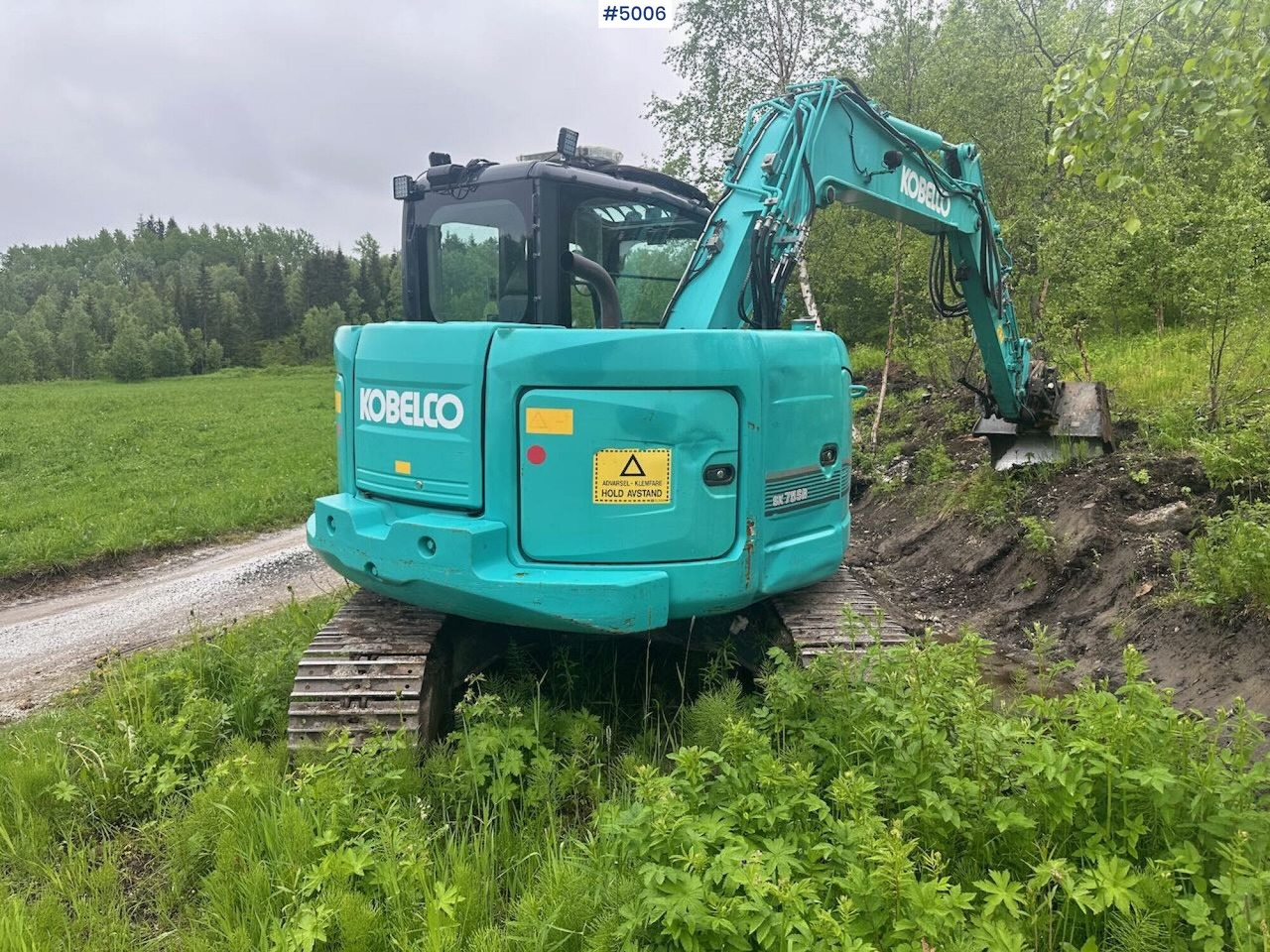 2016 Kobelco SK75SR-3E excavator w/ 2 buckets, rototilt and factory new engine - Bager: slika 2016 Kobelco SK75SR-3E excavator w/ 2 buckets, rototilt and factory new engine - Bager 2016 Kobelco SK75SR-3E excavator w/ 2 buckets, rototilt and factory new engine - Bager: slika 2016 Kobelco SK75SR-3E excavator w/ 2 buckets, rototilt and factory new engine - Bager