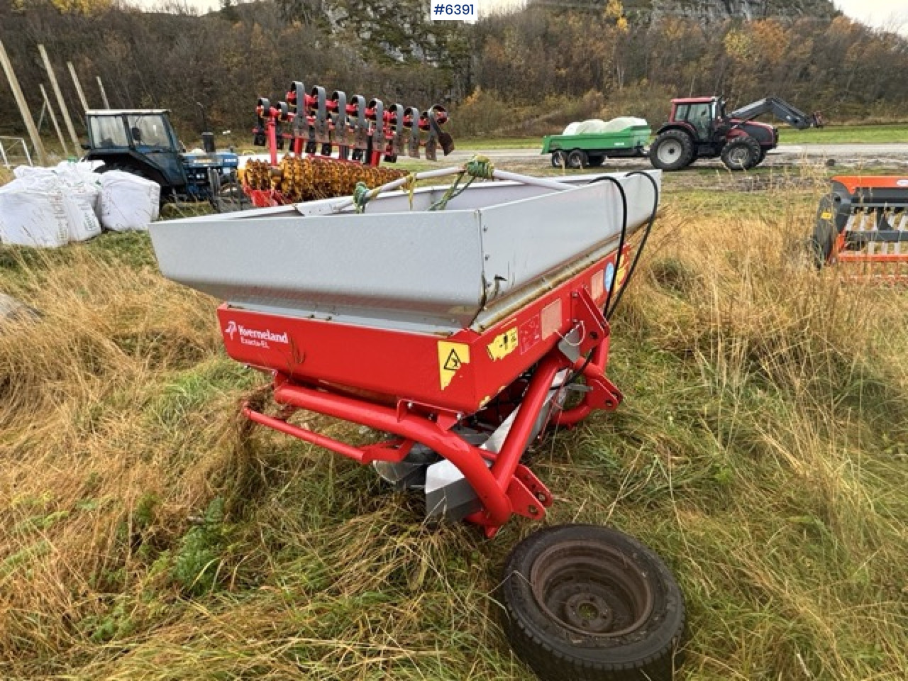 2016 Kverneland fertilizer spreader. Repair object. - Rasipač gnojiva: slika  2016 Kverneland fertilizer spreader. Repair object. - Rasipač gnojiva 2016 Kverneland fertilizer spreader. Repair object. - Rasipač gnojiva: slika  2016 Kverneland fertilizer spreader. Repair object. - Rasipač gnojiva